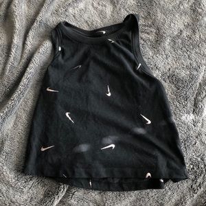Small Never worn Nike Crop Top